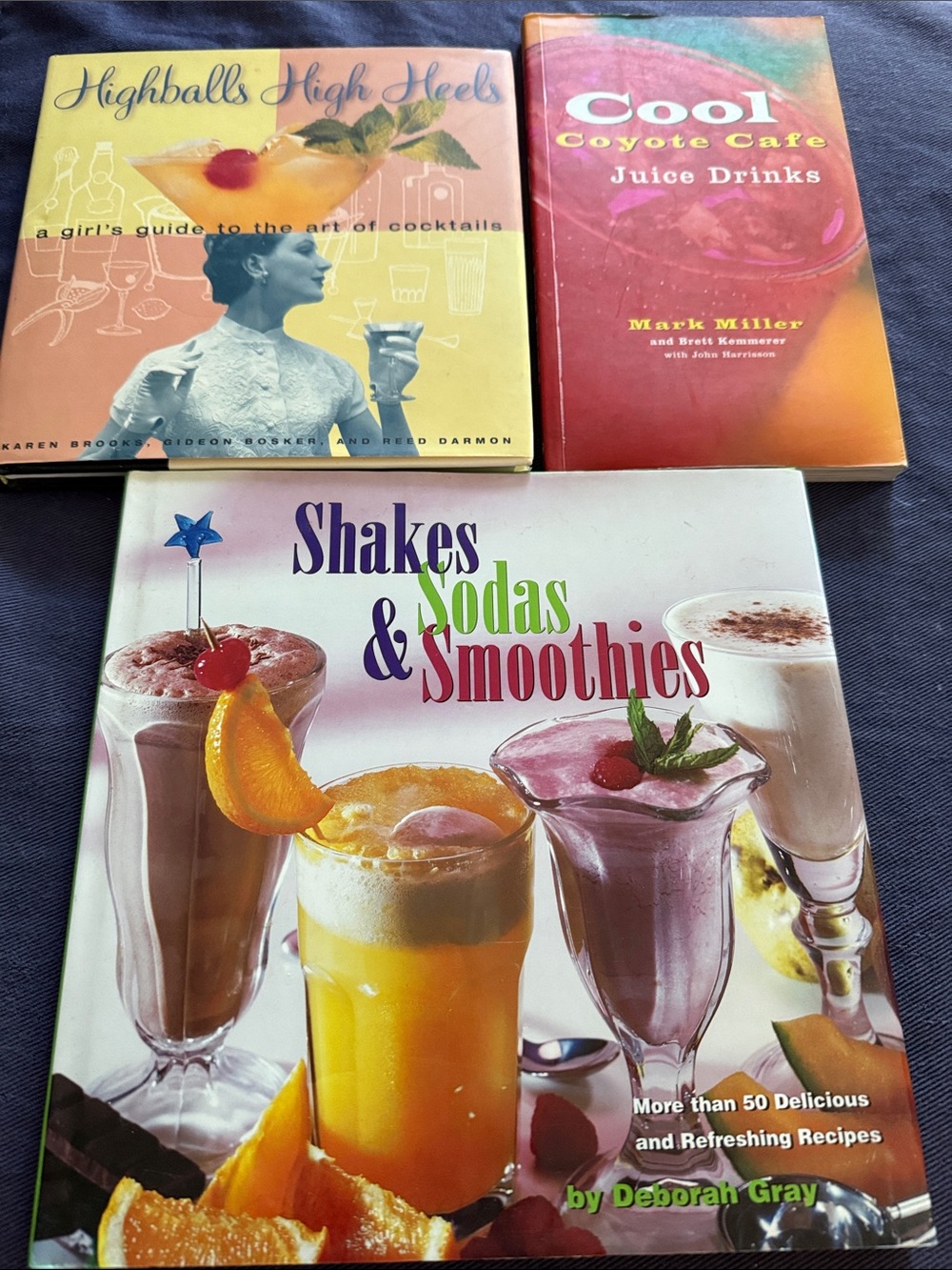 Shakes, Sodas & Smoothies by - Colorful Beverage Recipe Book